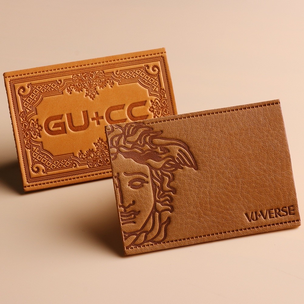 客製化 標籤 皮標 皮標客制 真皮皮標定做牛仔褲PU壓印logo皮牌超纖燙金壓花加工皮革商標訂製 | 蝦皮購物