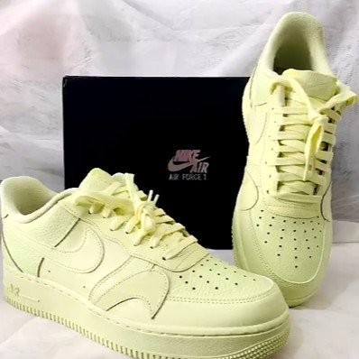 NIKE AIR FORCE 1 '07 LV8 鹿晗同款 淡黃 倒勾 AF1 休閒CK7214-700 慢跑鞋 | 蝦皮購物