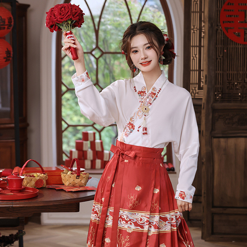 華灯繞龍 馬面裙 新中式 改良 中華漢服 半袖セット　H20＃ 宝相花 馬面裙 新中式 改良 日常 中華漢服 2点セット H11＃の通販 by