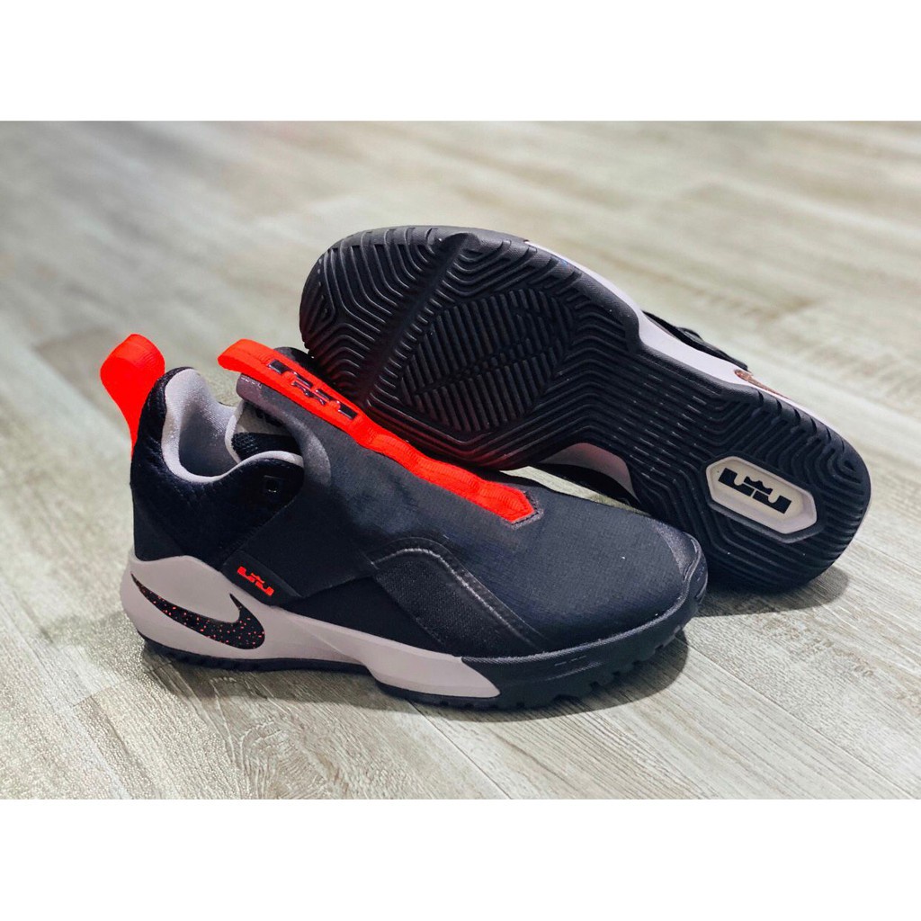 nike ambassador xi