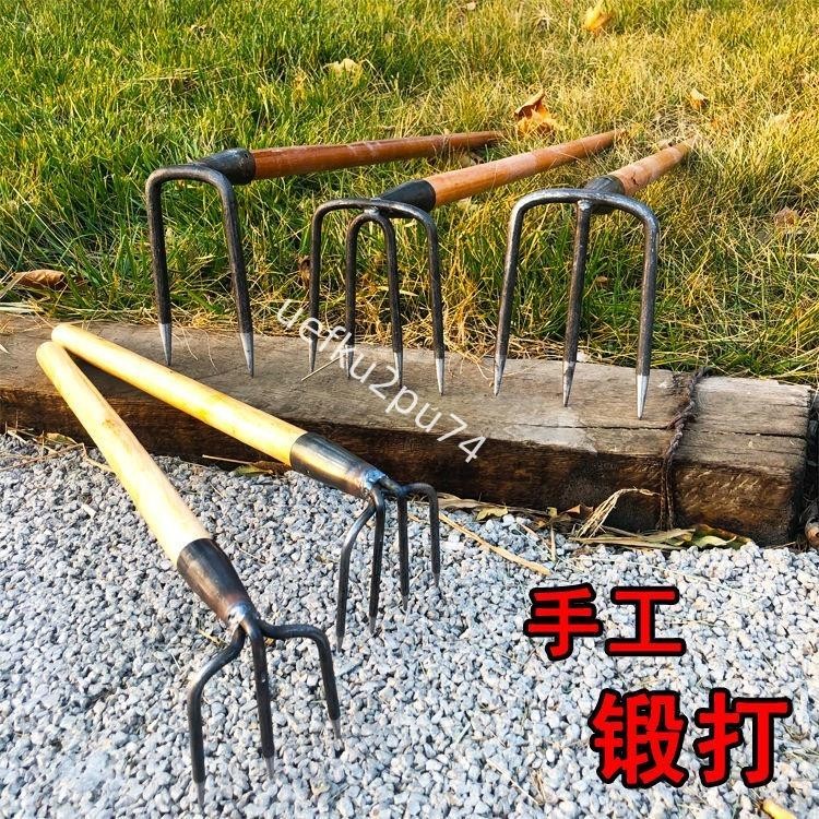 限時低價-三齒兩齒鋼耙菜園釘耙鬆土翻抓地摟草耙子兩齒四齒鎬趕海挖貝農具 鏟子 鐵楸 鐵耙 鬆土 種植器具 園藝工具 不銹 | 蝦皮購物