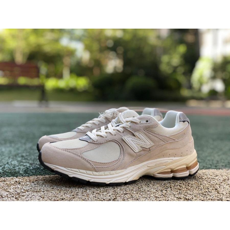 New Balance 2002R 