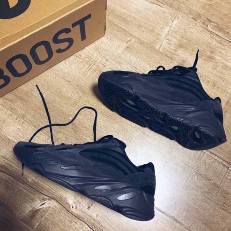 （ISS）Adidas Yeezy Boost 700 V2 Vanta 黑魂 FU6684 | 蝦皮購物