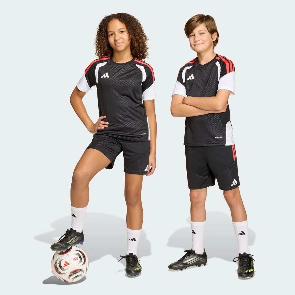 adidas TIRO 26 COMPETITION 童裝短褲評價:夏天練球不黏腿的實穿心得