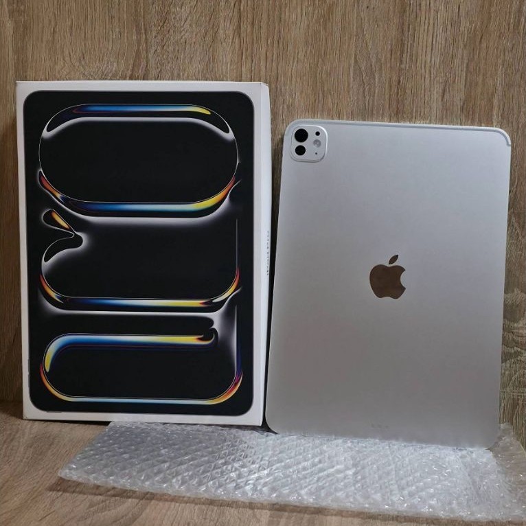 【二手9.9成新】 iPad Pro 11 吋 (M5 晶片 / 256GB / Wi-Fi / 銀色)