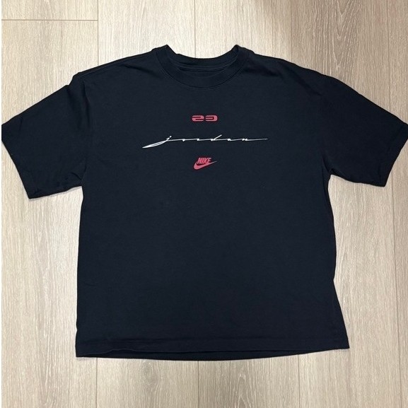 NIKE JORDAN 短版薄休閒上衣 男版S 背後有圖 | 蝦皮購物