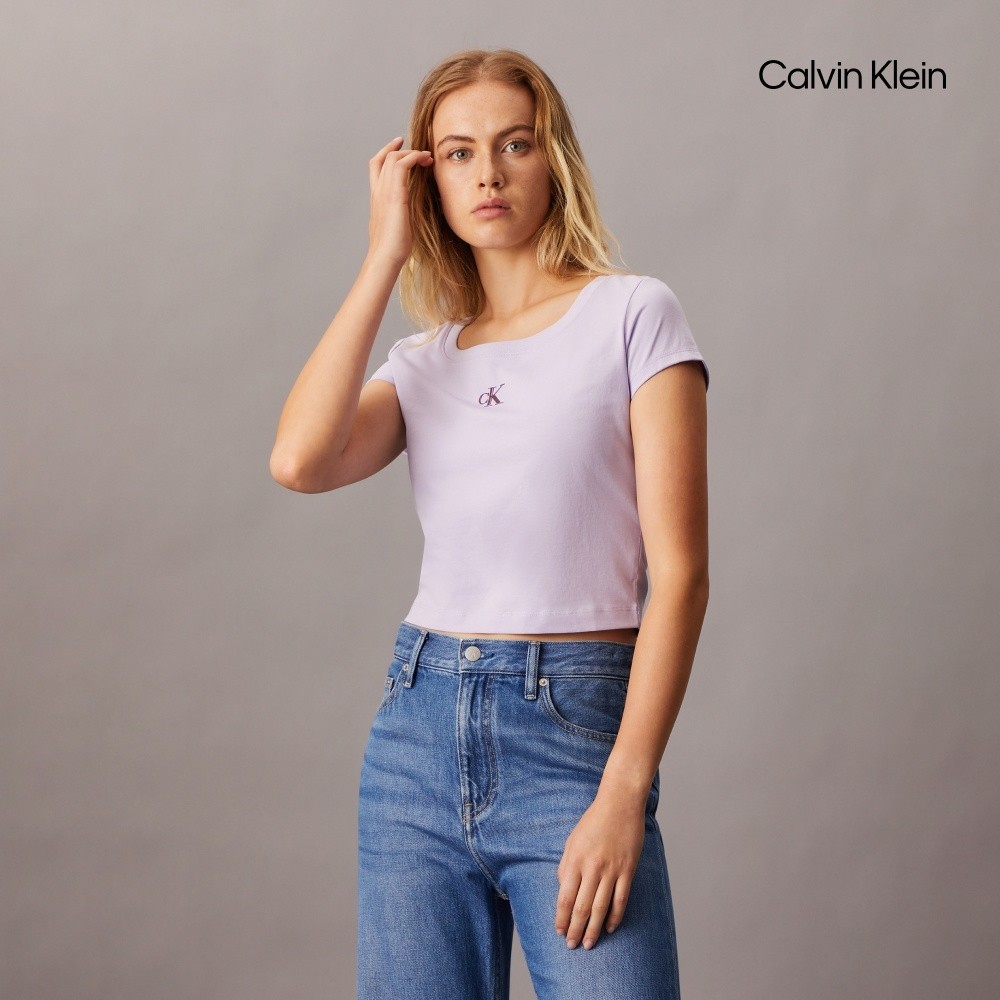 【Calvin Klein】 CK 涼感方領貼身版型 T 恤_紫色 | 蝦皮購物