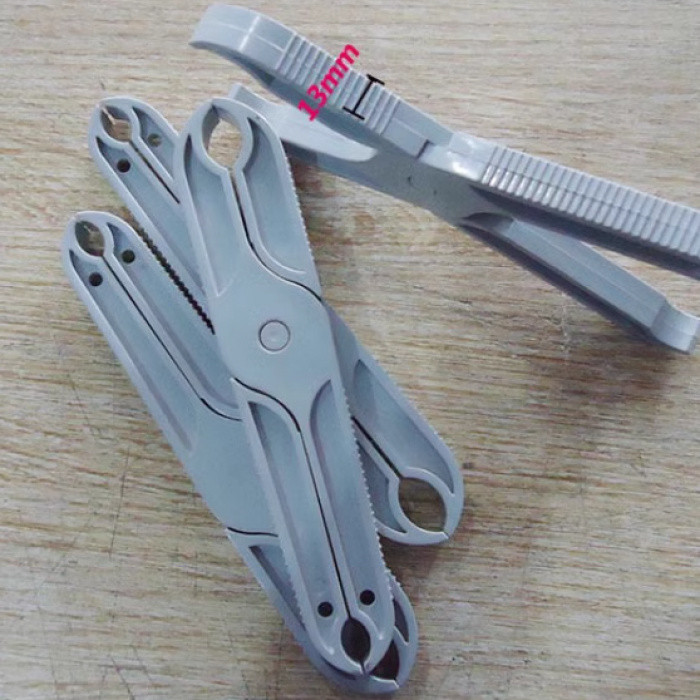 【翽翽商行】絶緣保險絲拔具 拔出器 塑料絶緣鉗 793736 793737 熔斷器取出器 | 蝦皮購物