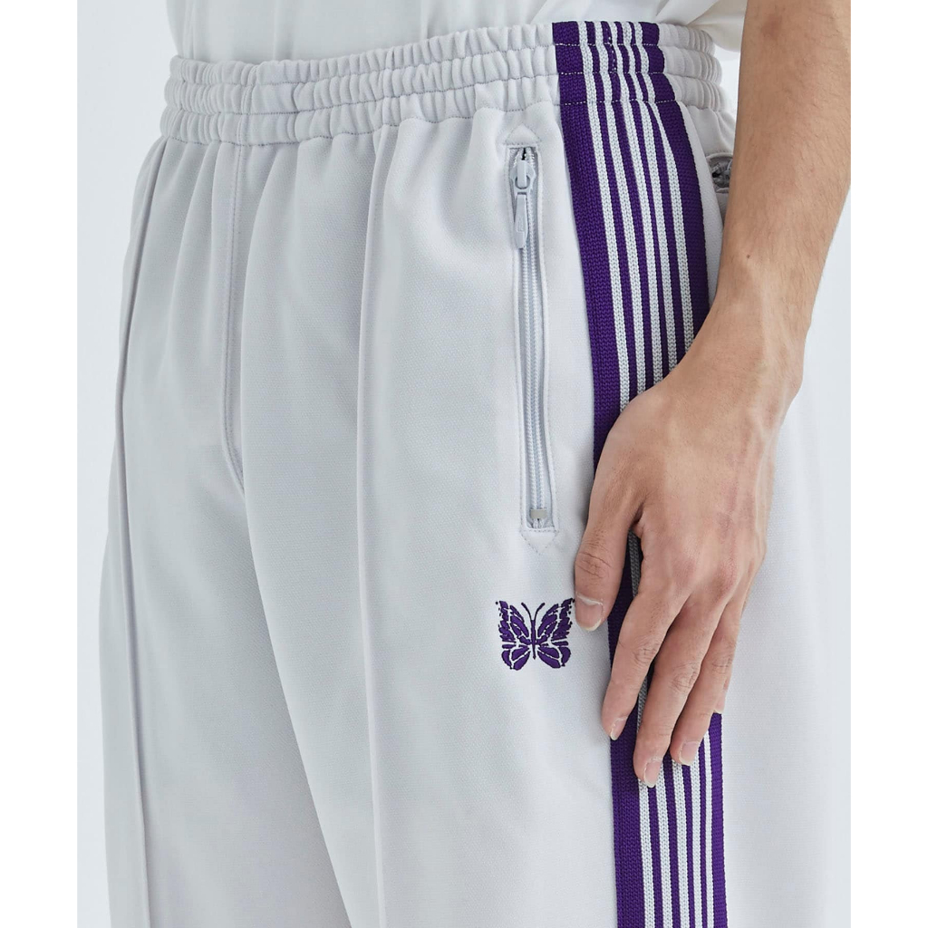 全新) NEEDLES x STUDIOUS / TRACK PANT Poly Smooth 運動褲灰紫 全新) NEEDLES x STUDIOUS / TRACK PANT Poly Smooth 運動褲灰紫