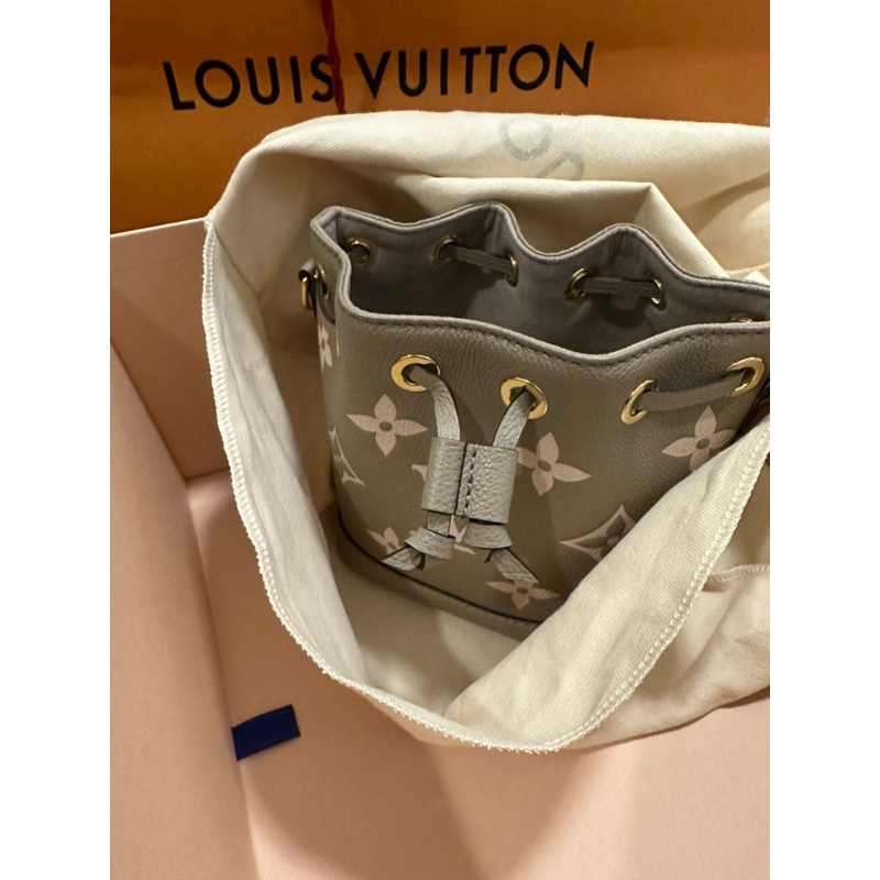 LV Louis Vuitton nano noé 牛皮壓紋斑鳩灰水桶包M46291