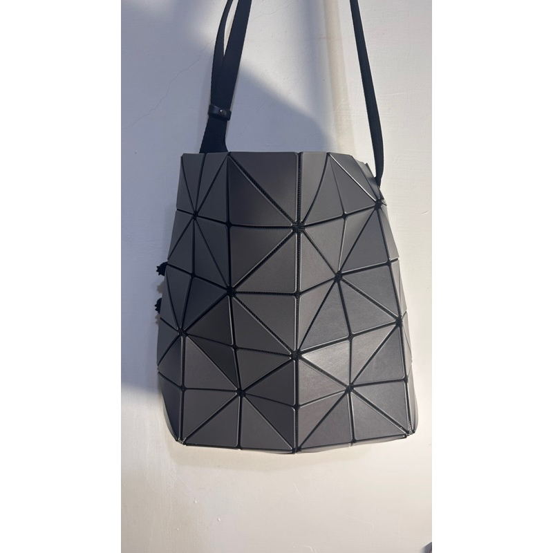 Bao Bao Issey Miyake 側背/斜背包 霧灰 9成新 三宅一生包包便宜出售（訂金價）