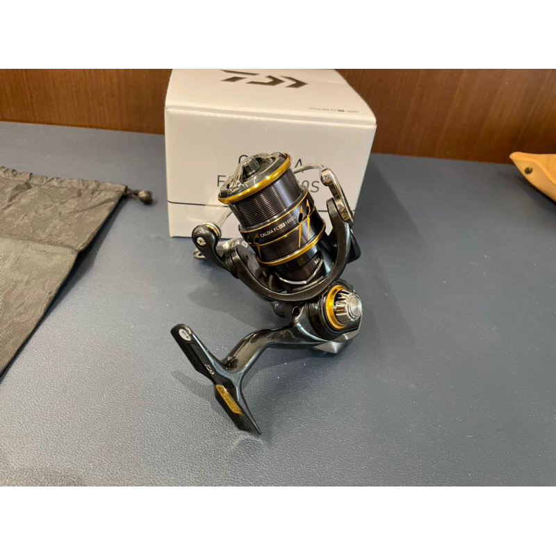 出售商品：【 Daiwa 21 CALDIA FC LT 】 型號：FC LT 1000s | 蝦皮購物