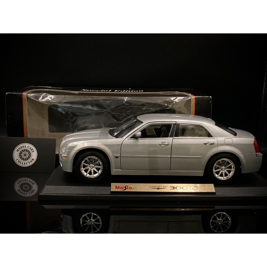 收藏模人】Maisto Chrysler 300C HEMI 2005 克萊斯勒小賓利1/18 1:18