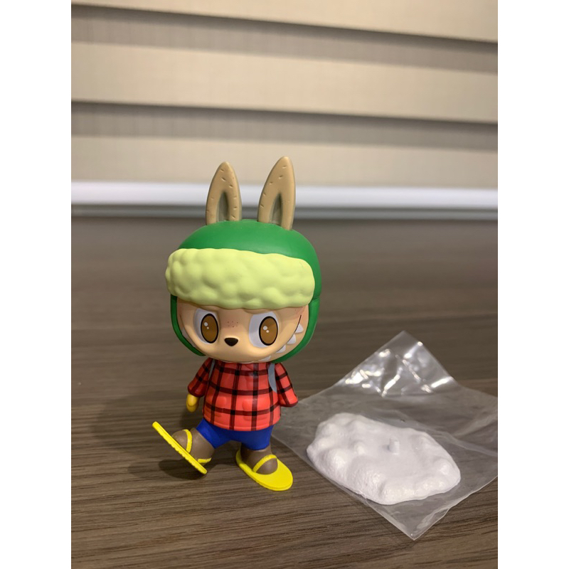 瑕疵品 《pop mart》 the monsters camping snow traveller 收藏 公仔