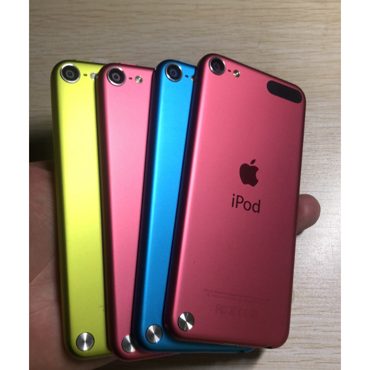 IPOD TOUCH 32GB2015 iPhoneイヤホンです。