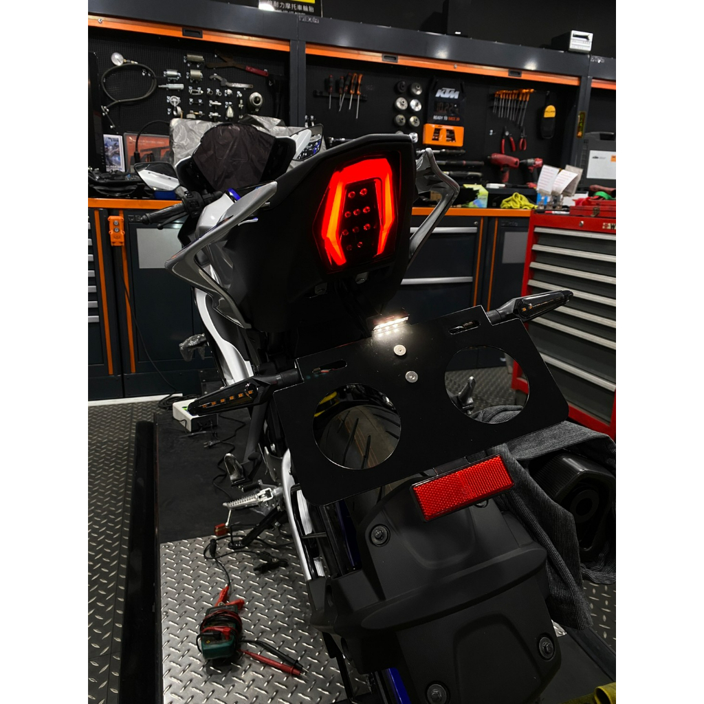 【XW】Crazy Boss 魁機部品 KGP 山葉 YAMAHA YZF R15 V4 V3 LED 改裝 尾燈 直上 | 蝦皮購物
