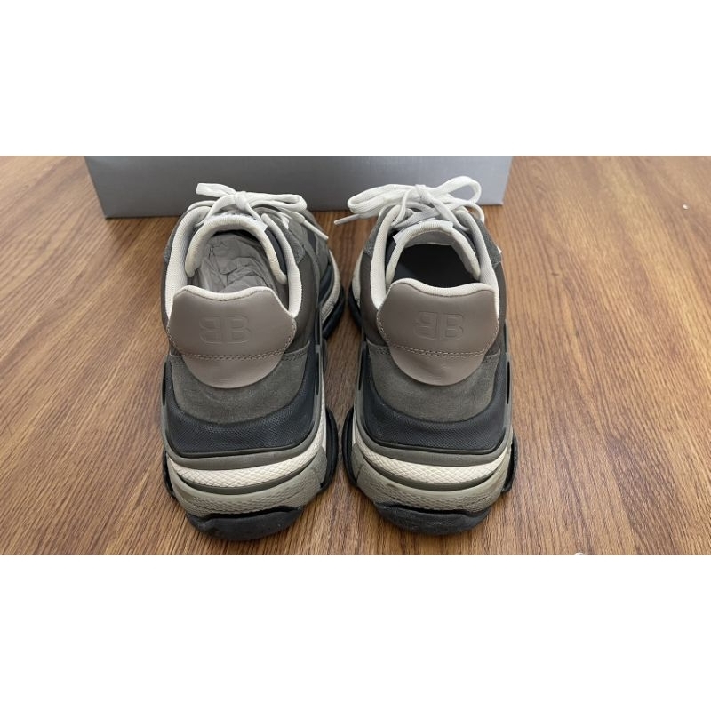 售出）Balenciaga Triple S 巴黎世家老爹鞋灰色EU42 新版Triple S