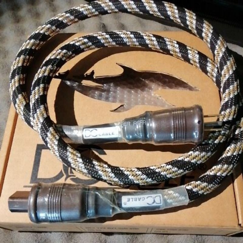 Dc Cable 原廠公司線，1，5米電源線（專利電源接頭），電源線，hdmi，rca訊號線3樣7500元。 蝦皮購物