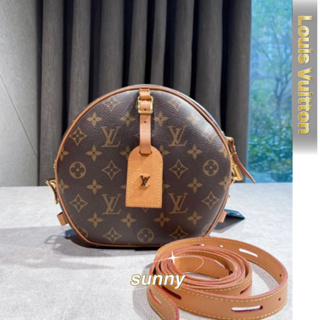 LV M52294 BOITE花紋LOGO Monogram帆布拉鍊斜背包(咖啡)