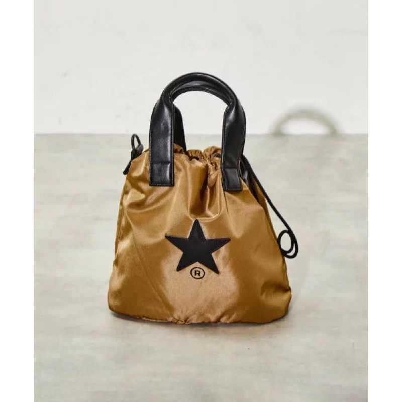 CONVERSE 　SATIN BALLOON BAG Converse Tokyo Satin Balloon Bag 亮面氣球包| 蝦皮購物