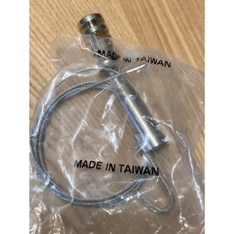 全新RK029 半圓可拆鋼索附一米標示牌指標 輕鋼架壁畫吊具掛勾掛鉤掛圖器掛畫器 | 蝦皮購物