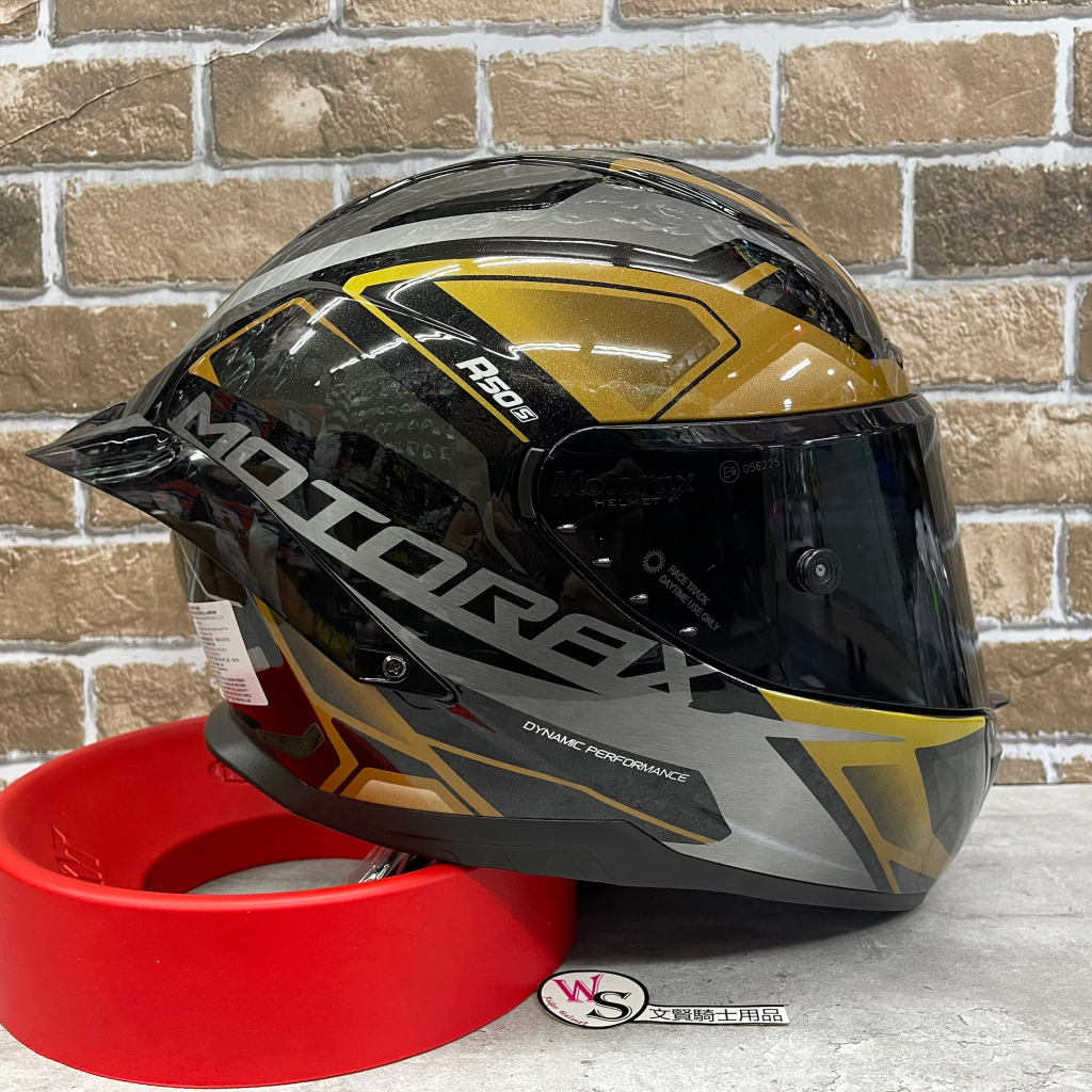 台南WS騎士用品 Motorax R50S 起源 ORIGINS 黑金 電鍍片 多層膜鏡片 大鴨尾 MOTORAX安全帽 | 蝦皮購物
