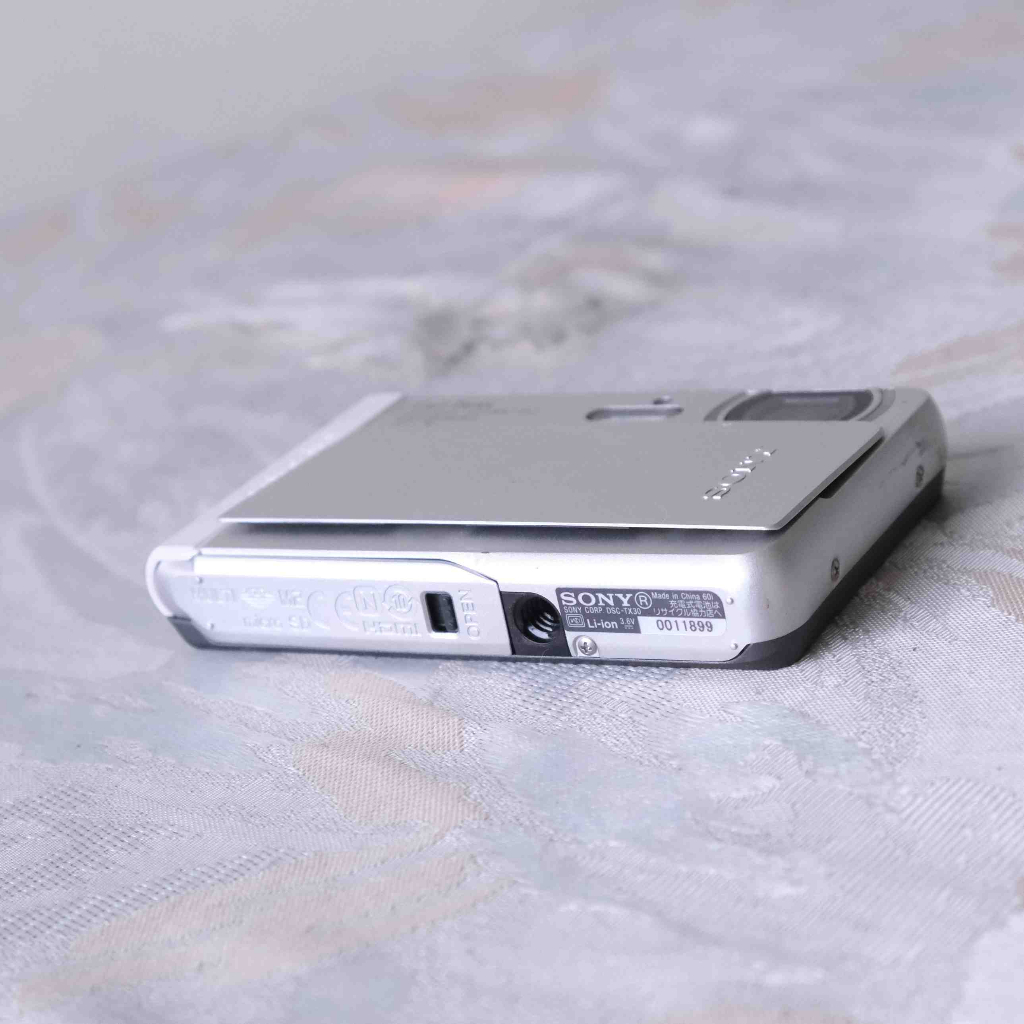 Sony Cyber-shot DSC-TX30 早期CMOS 數位相機(防水名片機26mm廣角