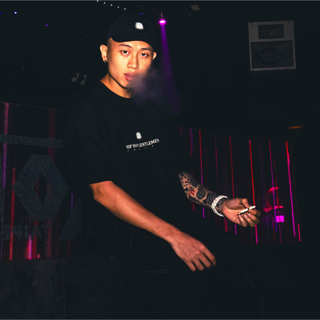 2023 Hip Hop Gentlemen「ROSE LOGO」TEE ( 黑 ) | 蝦皮購物