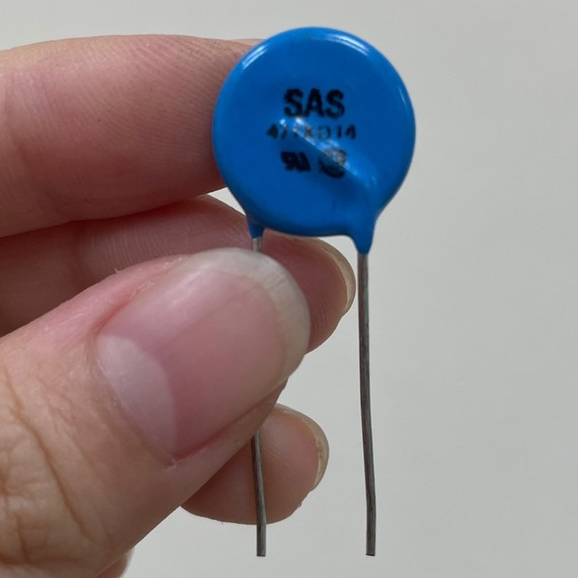【台灣現貨 快速出貨】471KD14 突波 壓敏電阻 14MM | 蝦皮購物