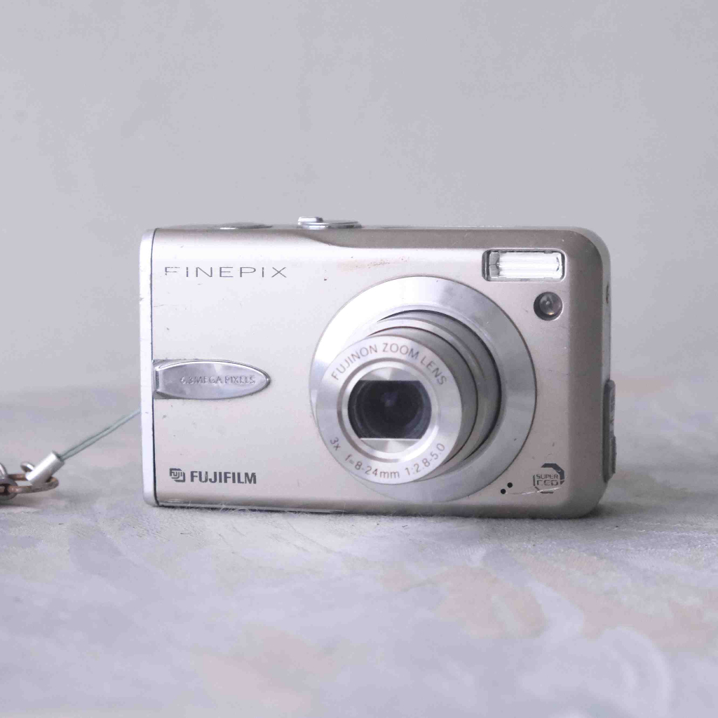 富士 Fujifilm FinePix F30 金屬 早期 CCD 數位相機(可模擬底片色調)