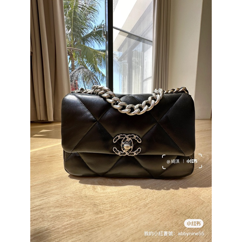 Chanel 19 small size hot sale