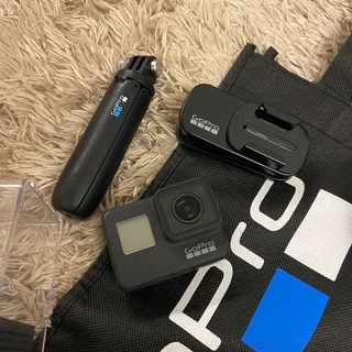 GoPro Hero 7 Black with Sports Accessories + Hard Case + 32GB Memory card