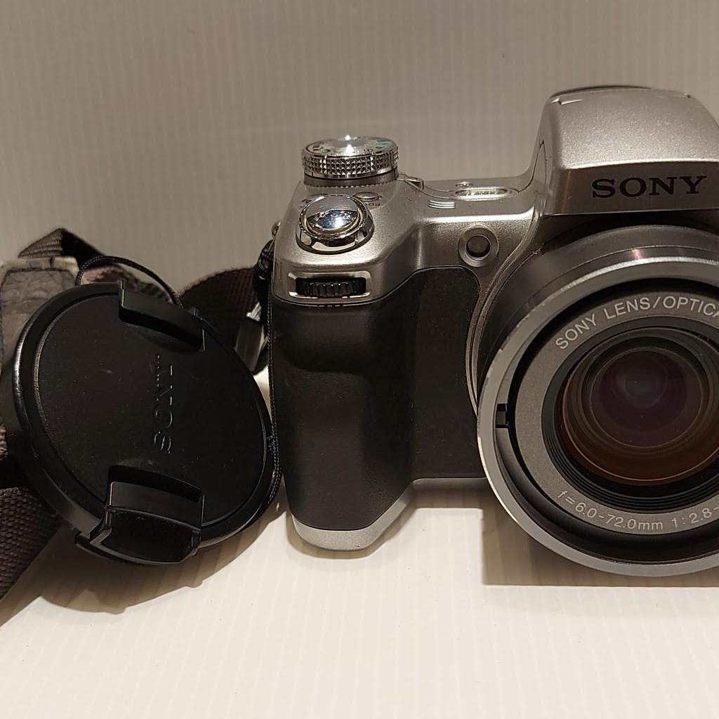 Sony Cyber-Shot DSC-H1 5.1MP Avec Super Stabilisateur + Lentille Grand-angle X0,7