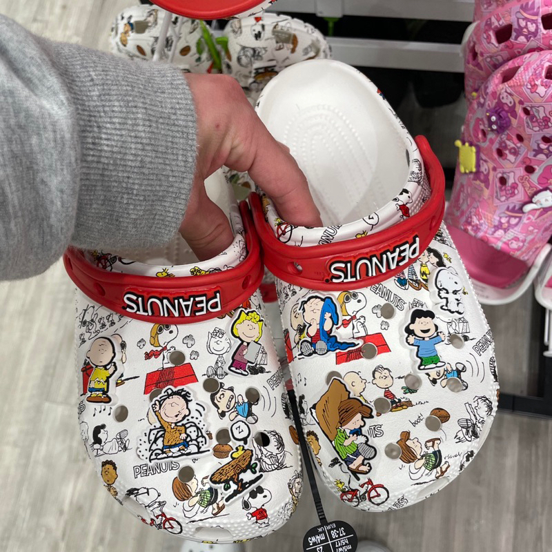 10月底到貨預購Crocs x Peanuts Snoopy正版史努比聯名洞洞鞋| 蝦皮購物