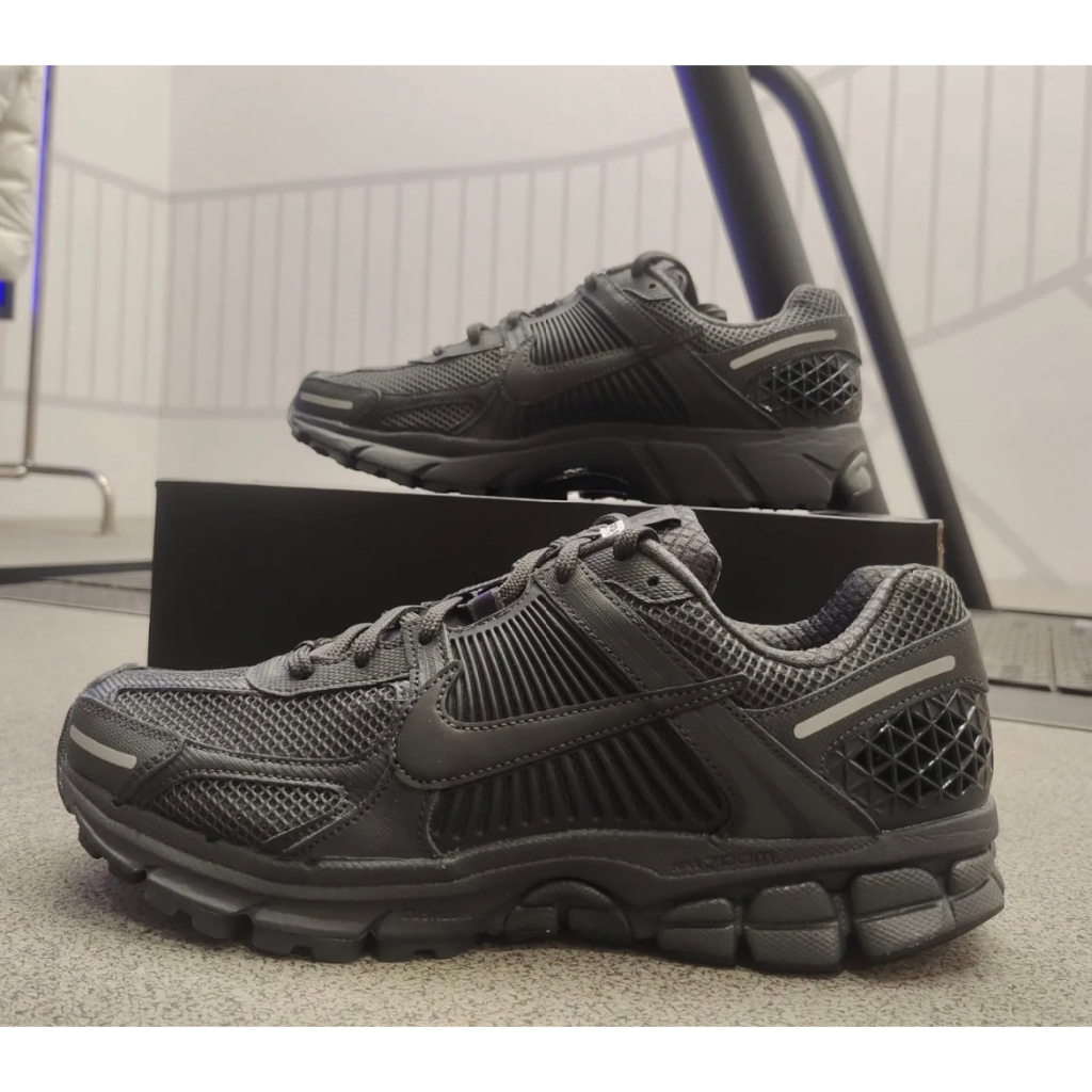 帝安諾-實體店面NIKE ZOOM VOMERO 5 ACW 全黑炭灰黑白灰米白老爹鞋