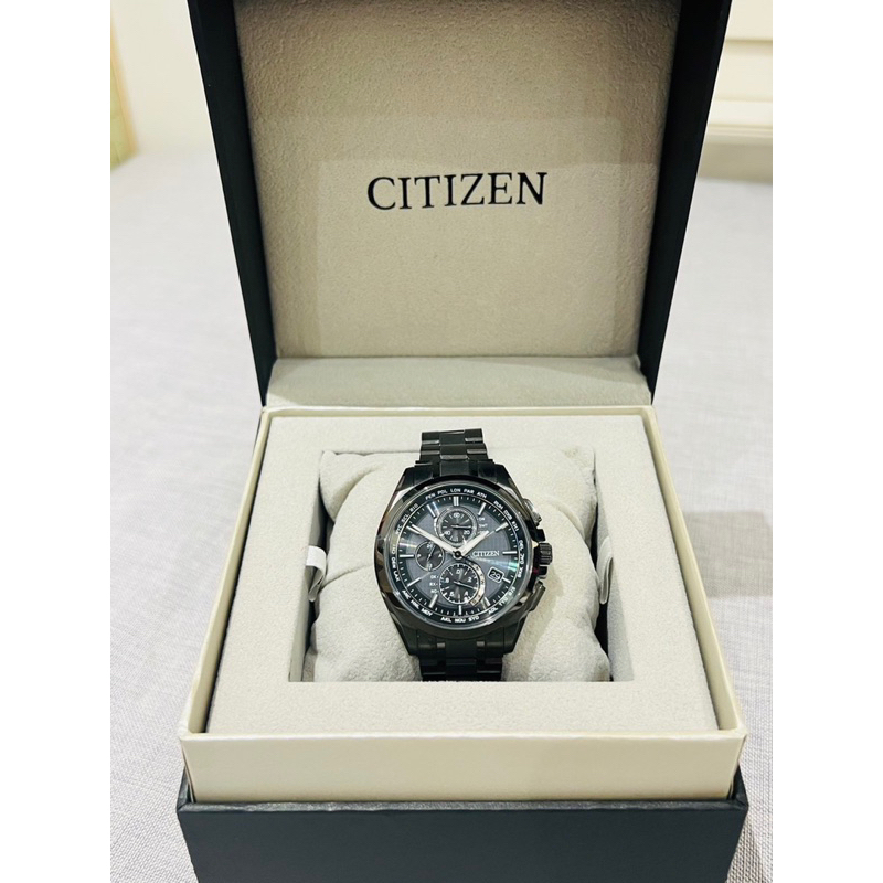 CITIZEN 鈦金屬萬年曆5局電波腕錶(AT8044-56E)-黑/42mm/9成新配件齊全/台北市可自取