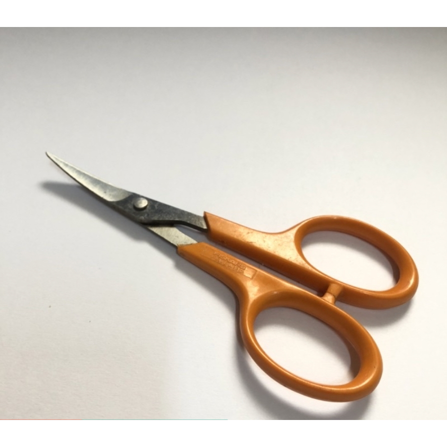 [沐沐屋]芬蘭 FISKARS 裁縫細尖小剪刀(經典橘) 百年經典剪刀0508 | 蝦皮購物