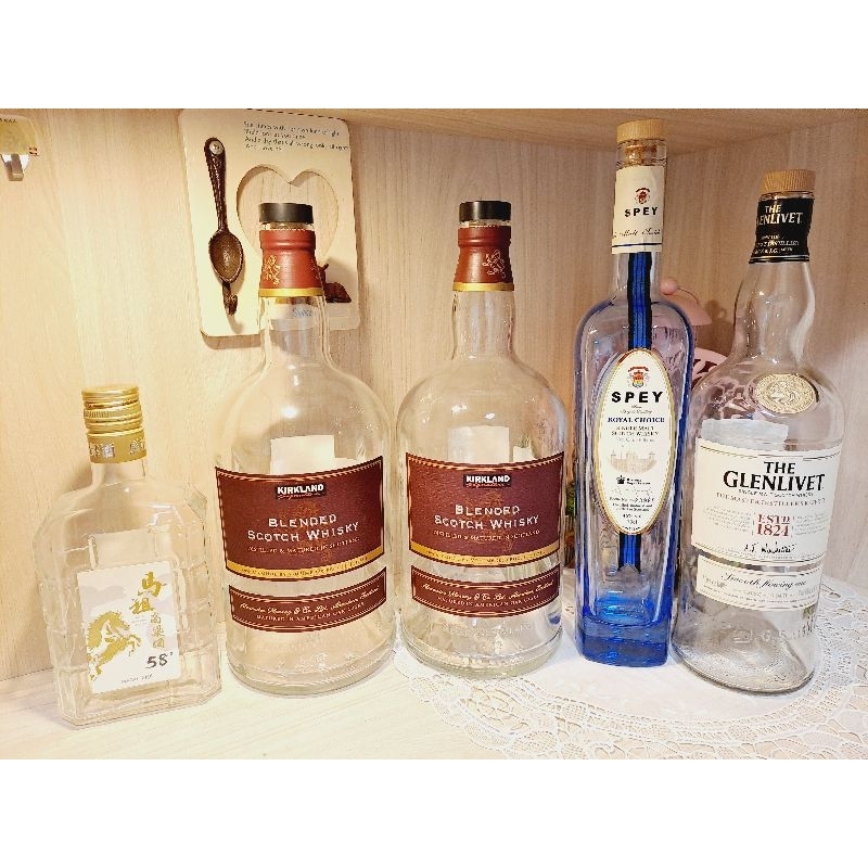 二手乾淨The Glenlivet格蘭利威空瓶，科克蘭威士忌，馬祖高粱，詩貝皇室威士忌，玉尊威士忌，浮游花瓶，空酒瓶