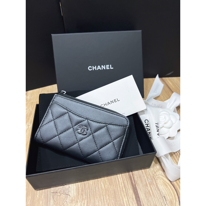 Chanel so discount black card holder