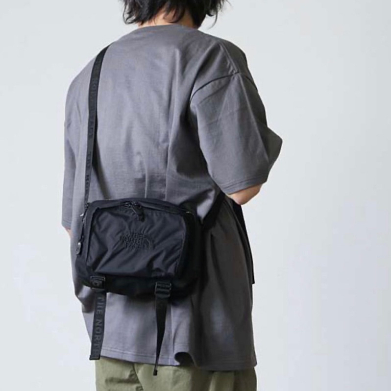 全新The North Face Purple Label Shoulder Bag 北臉紫標 肩包 腰包 黑、深藍 蝦皮購物