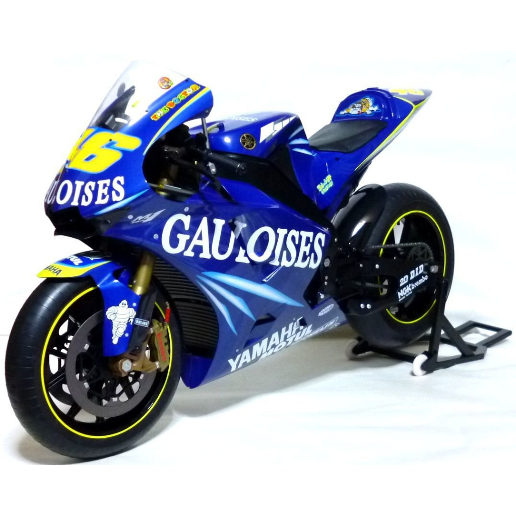 八田元氣小棧: 日版Valentino Rossi 1/4 YAMAHA YZR-M1 MotoGP 八田元氣小棧: 日版Valentino Rossi 1/4 YAMAHA YZR-M1 MotoGP