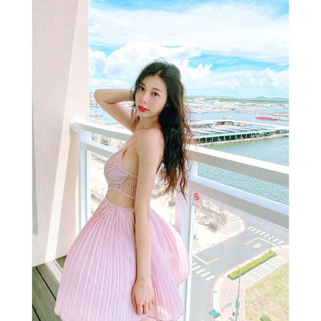 張香香 預購🖤度假風性感露背連身裙#張香香自留款#短今自留款洋裝短裙連身裙度假連身裙簍空連身裙