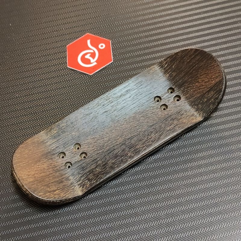 /澄視維度設計/（手作綠檀木 X 手指滑板）原木手作手指滑板 手指極限運動