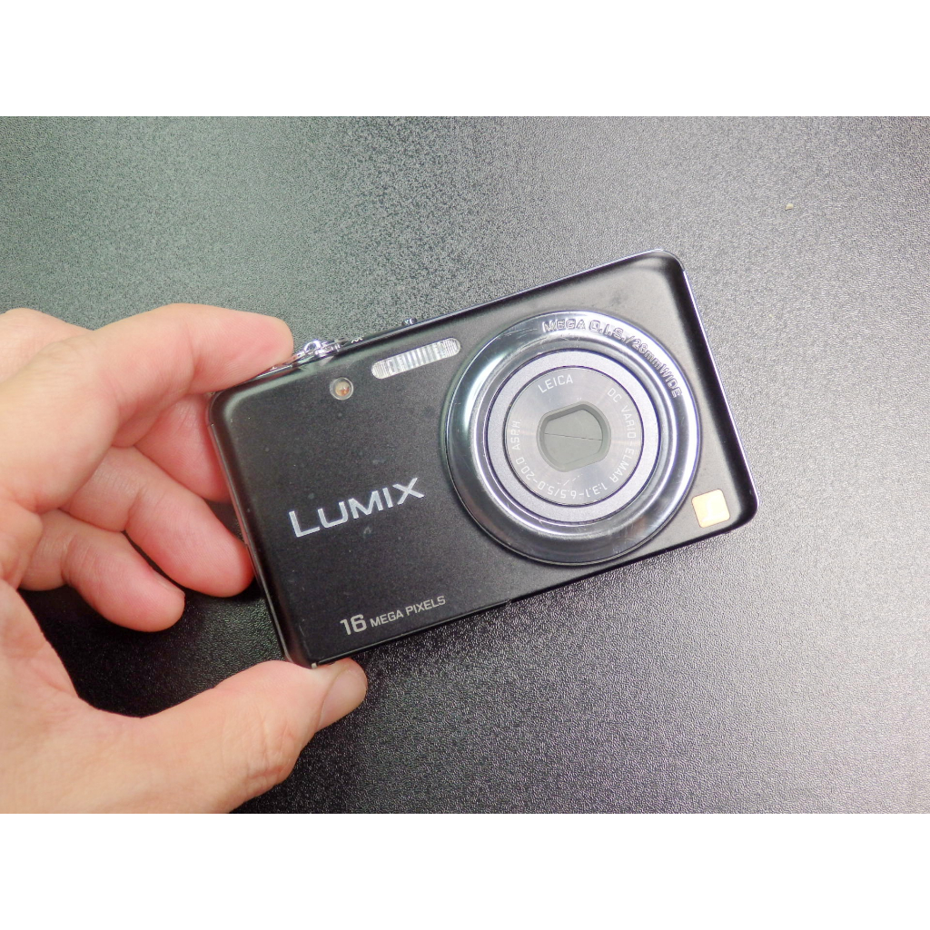 老數位相機>> PANASONIC LUMIX DMC-FH7 (觸控螢幕/ LEICA鏡頭/ CCD/黑