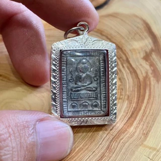 📿九大聖僧神通第一龍婆蜀⚜️百年光輝崇迪⚜️純銀殼圖鑑版📖