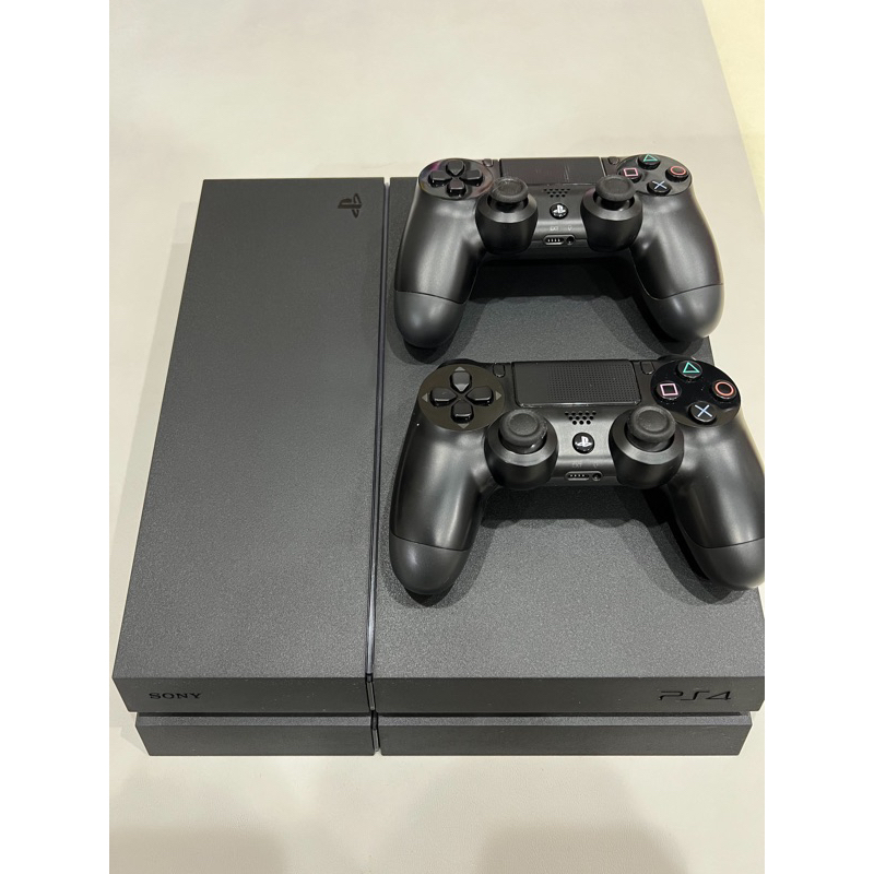 PS4 500GB 主機與兩只手把