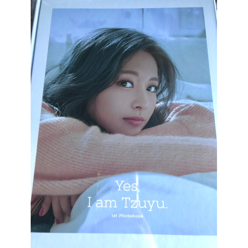 YES,I AM TZUYU (1ST PHOTOBOOK) 寫真書【BLUE VER.】 | 蝦皮購物