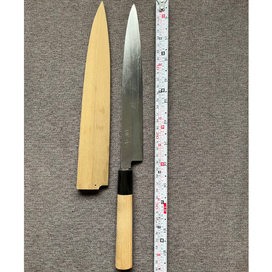 又見日本廚刀)水牛角登錄萌子京都源金吉八木240柳刃附木刀套包丁碳素高碳鋼日本鋼本霞手工鍛造翻修二手新品生魚片刺身菜刀| 又見日本廚刀)水牛角登錄萌子京都源金吉八木240柳刃附木刀套包丁碳素高碳鋼日本鋼本霞手工鍛造翻修二手新品生魚片刺身菜刀|