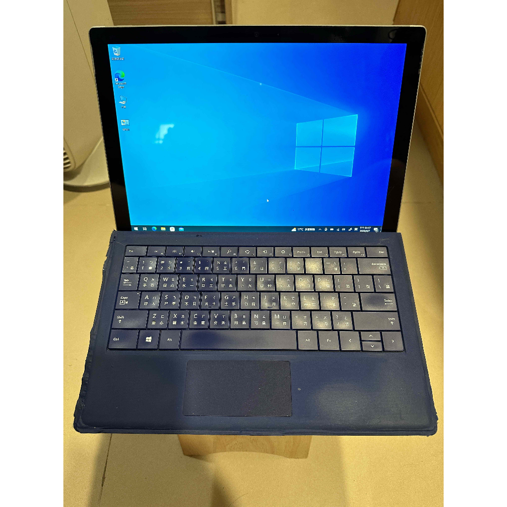 賣 Surface Pro 5 1796 第五代 12.3吋 i5-7300U 8G 256G 附鍵盤