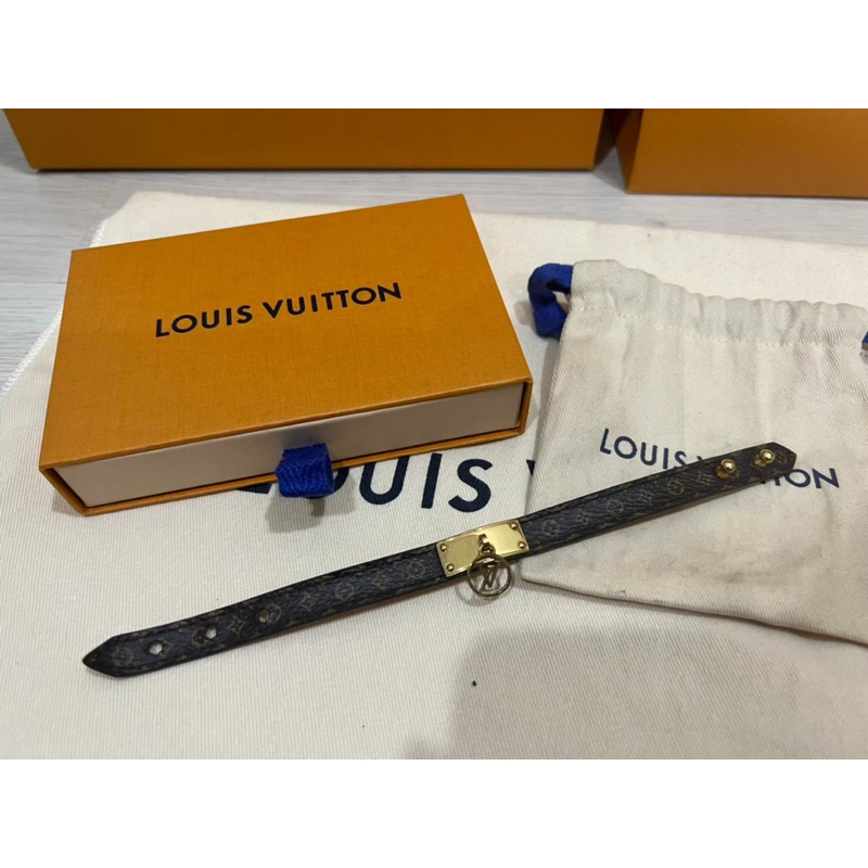 LOUIS VUITTON Monogram Eclipse Brasserie LV Bracelet 19 M6456 Louis Vu